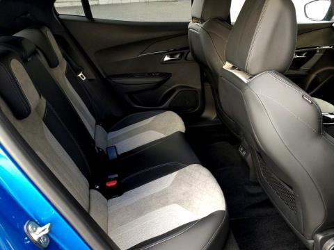 2021 Peugeot e-2008 GT Electric - Thumbnail