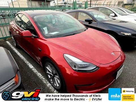 2022 Tesla Model 3 Long Range AWD - Thumbnail