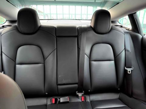 2022 Tesla Model 3 Long Range AWD - Thumbnail