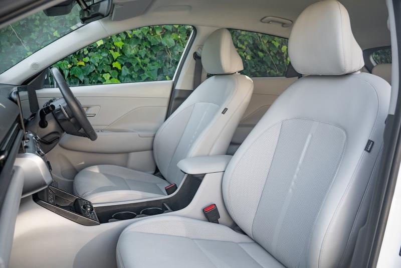 2023 Hyundai Kona Voyage 64kWh