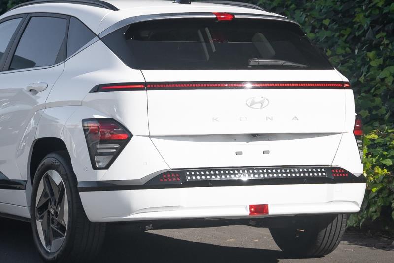 2023 Hyundai Kona Voyage 64kWh