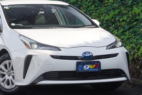 2021 Toyota Prius S Hybrid - Thumbnail