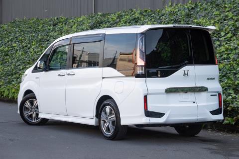 2018 Honda Step Wagon - Thumbnail