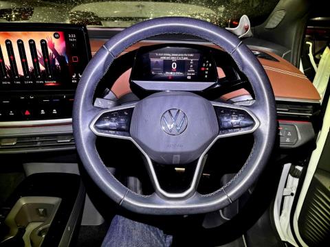 2023 Volkswagen ID.4 Pro 82kWh - Thumbnail