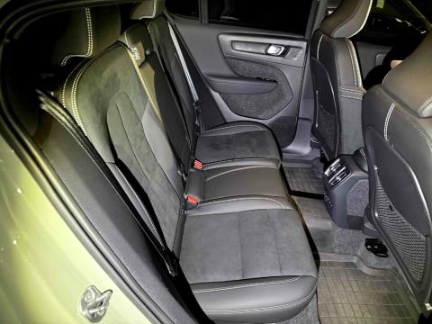 2022 Volvo C40 Recharge Ultimate - Thumbnail