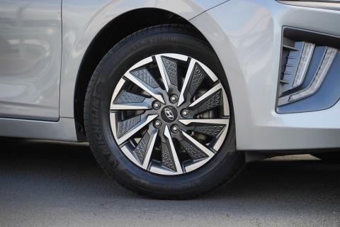 2023 Hyundai IONIQ 100kW Electric - Thumbnail