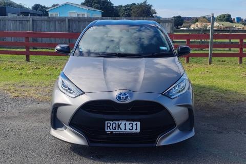 2020 Toyota Yaris Hybrid Z - Thumbnail