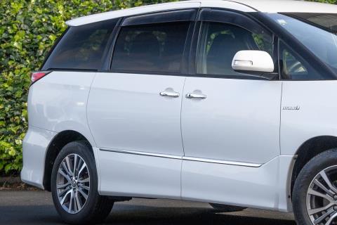 2016 Toyota Estima Aeras Hybrid - Thumbnail