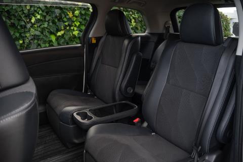 2014 Toyota Estima Hybrid Aeras - Thumbnail
