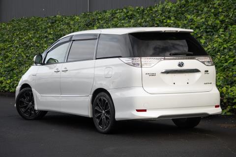 2014 Toyota Estima Hybrid Aeras - Thumbnail