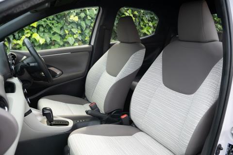 2020 Toyota Yaris Hybrid Z - Thumbnail