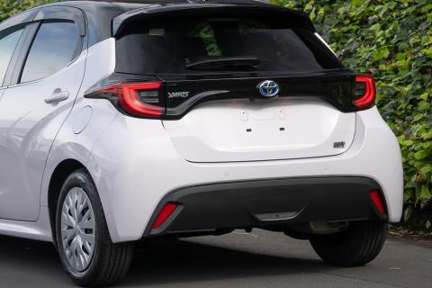 2020 Toyota Yaris Hybrid Z - Thumbnail