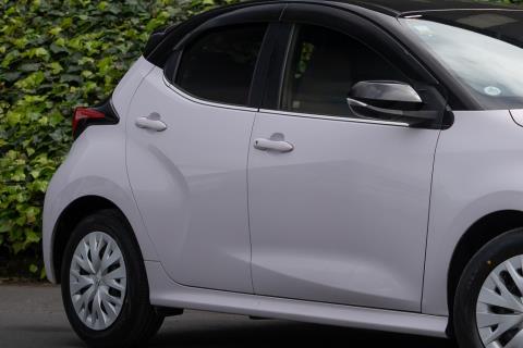 2020 Toyota Yaris Hybrid Z - Thumbnail