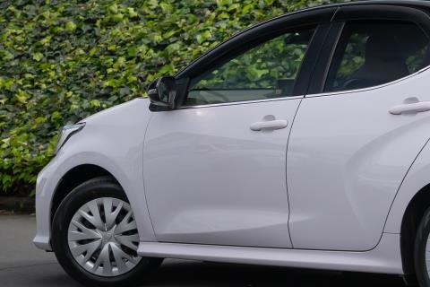 2020 Toyota Yaris Hybrid Z - Thumbnail