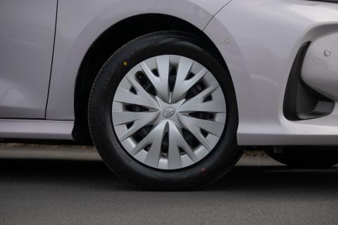 2020 Toyota Yaris Hybrid Z - Thumbnail