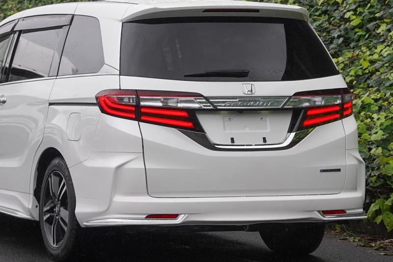 2017 Honda Odyssey Absolute Hybrid