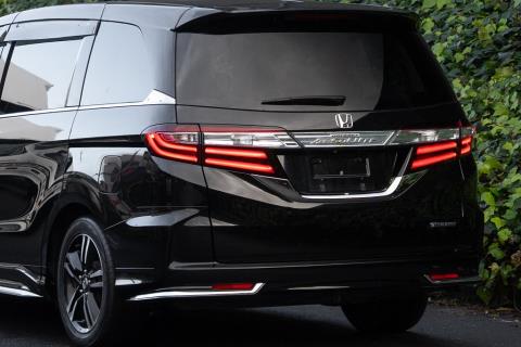 2017 Honda Odyssey Hybrid Absolute - Thumbnail