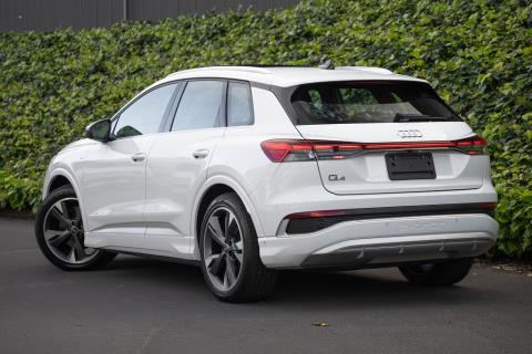 2023 Audi Q4 E-tron S Line - Thumbnail