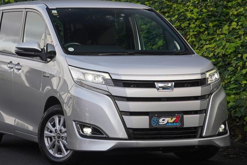 2018 Toyota Noah G / Voxy / Esquire