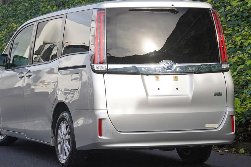 2018 Toyota Noah G / Voxy / Esquire