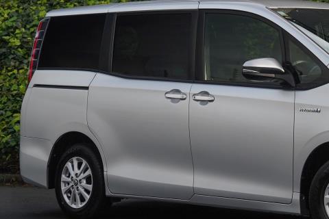 2018 Toyota Noah G / Voxy / Esquire - Thumbnail