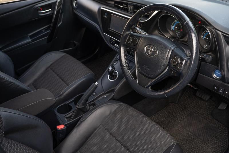 2017 Toyota Auris Hybrid / Corolla
