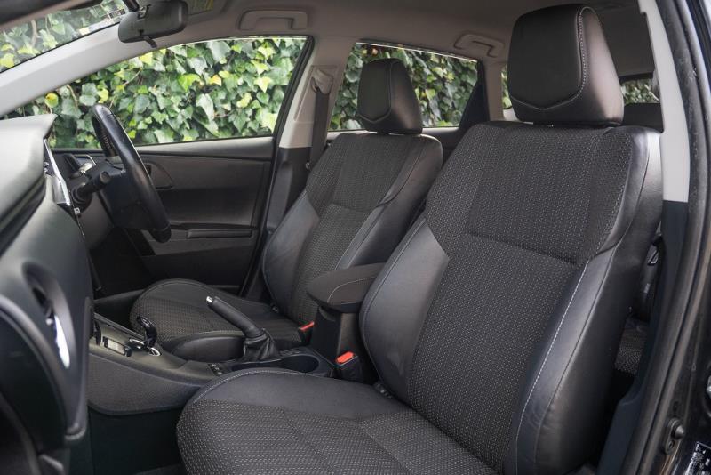 2017 Toyota Auris Hybrid / Corolla