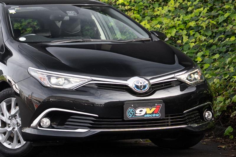 2017 Toyota Auris Hybrid / Corolla