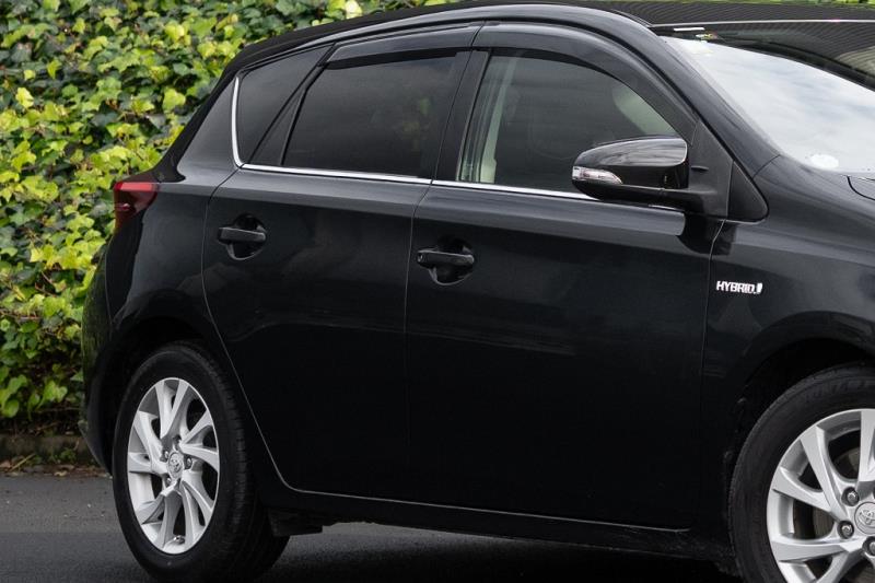 2017 Toyota Auris Hybrid / Corolla
