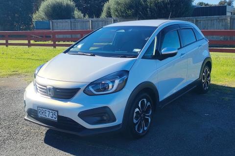 2020 Honda Fit E:HEV / Jazz Crosstar - Thumbnail