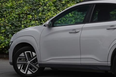 2021 Hyundai Kona EV 64kWh - Thumbnail