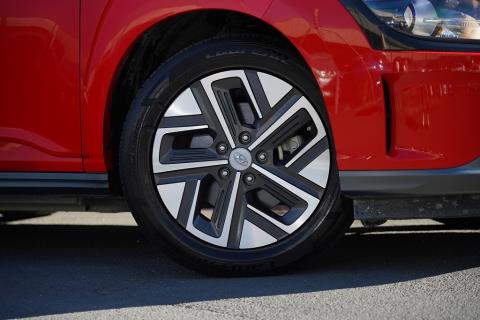 2021 Hyundai Kona EV 64kWh - Thumbnail