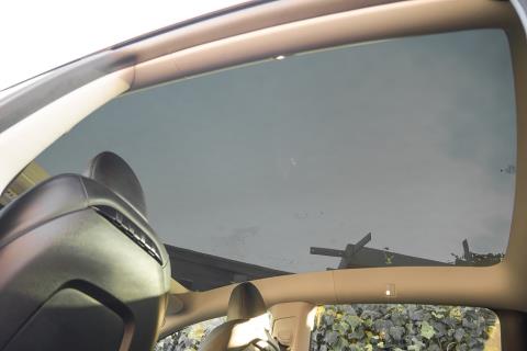 2022 Tesla Model Y RWD 60kWh - Thumbnail
