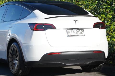 2022 Tesla Model Y RWD 60kWh - Thumbnail