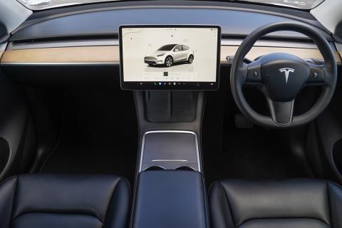 2022 Tesla Model Y RWD 60kWh - Thumbnail