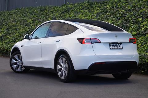 2022 Tesla Model Y RWD 60kWh - Thumbnail