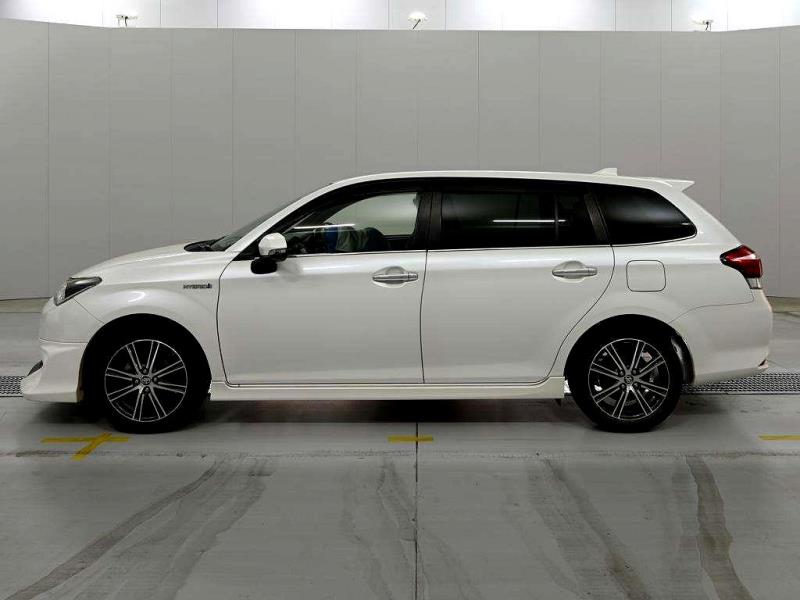 2016 Toyota Corolla Fielder Hybrid