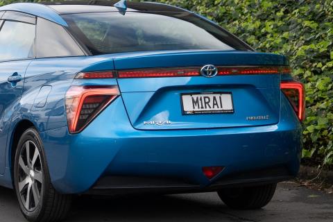 2016 Toyota Mirai - Thumbnail