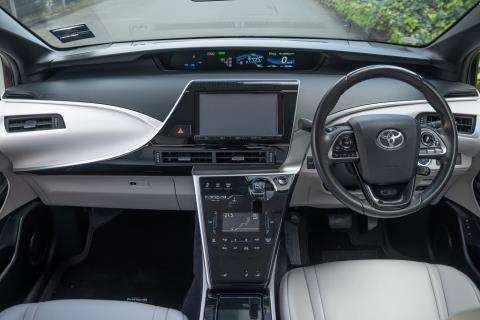 2017 Toyota Mirai - Thumbnail