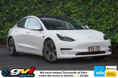 2022 Tesla Model 3 SR+