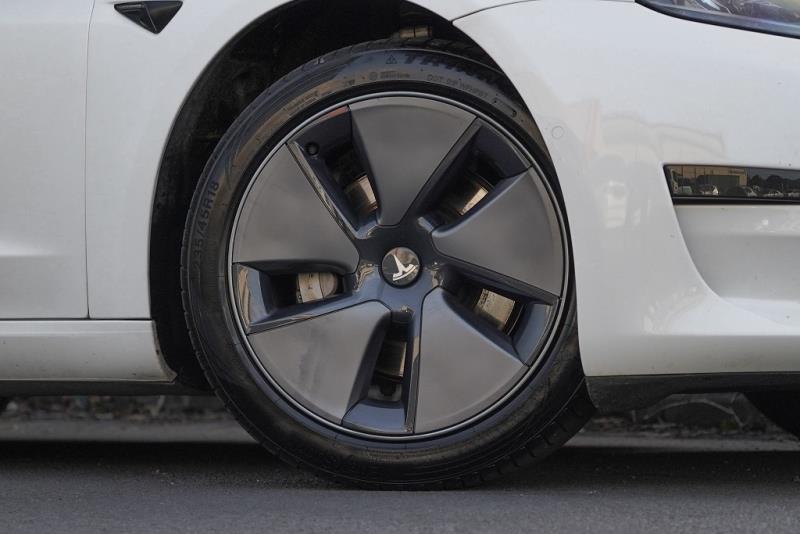 2022 Tesla Model 3 SR+