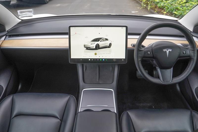 2022 Tesla Model 3 SR+