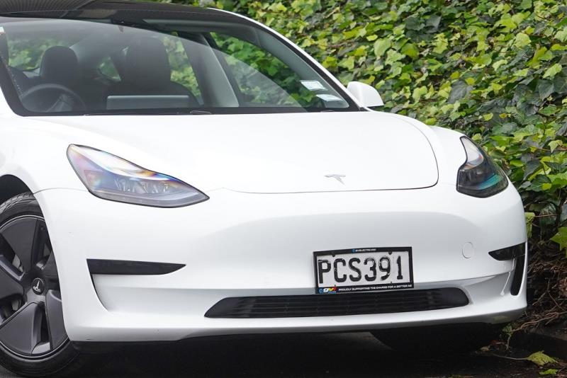 2022 Tesla Model 3 SR+