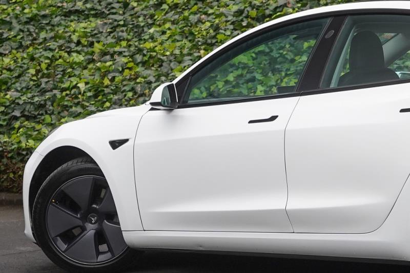 2022 Tesla Model 3 SR+