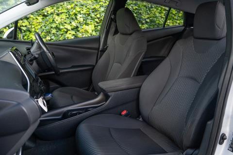 2016 Toyota Prius Hybrid - Thumbnail