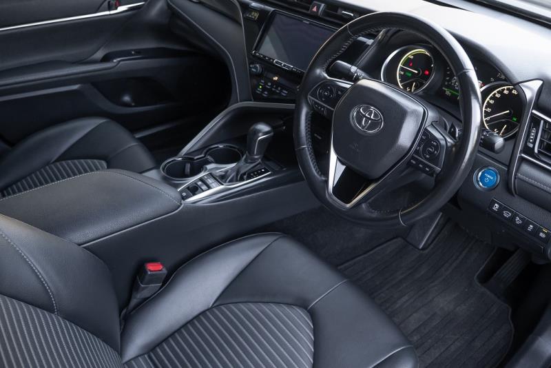 2019 Toyota Camry Hybrid WS