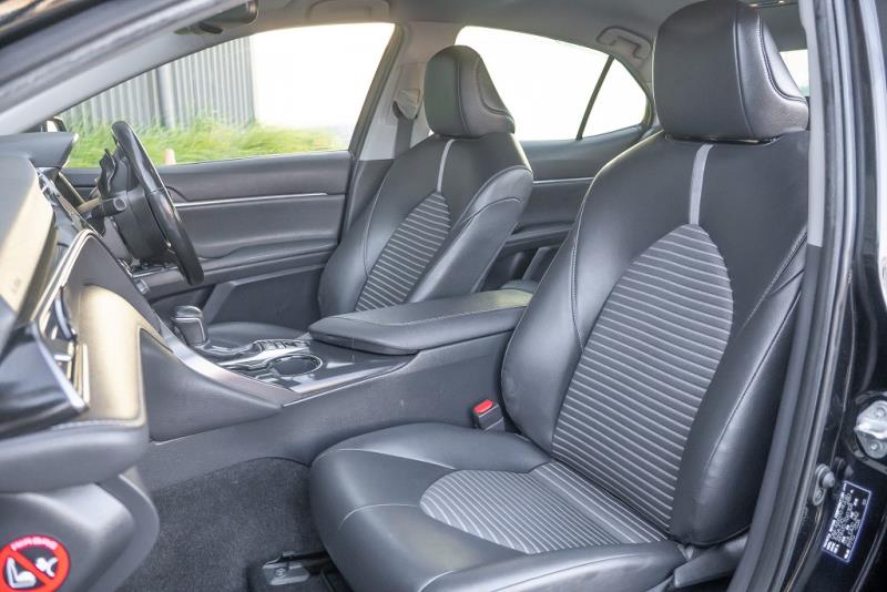 2019 Toyota Camry Hybrid WS