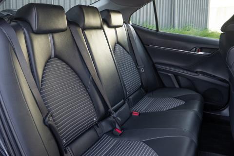 2019 Toyota Camry Hybrid WS - Thumbnail