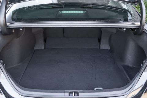 2019 Toyota Camry Hybrid WS - Thumbnail