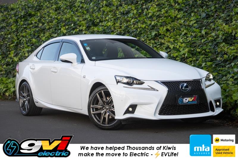 2013 Lexus IS 300h F Sport Hybrid